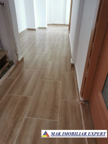 vandut-apartament-3-camere-cf-1-et-44-campulung-16