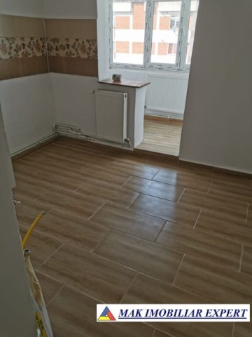 vandut-apartament-3-camere-cf-1-et-44-campulung-20