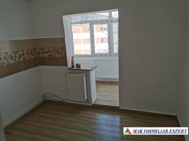 vandut-apartament-3-camere-cf-1-et-44-campulung-24