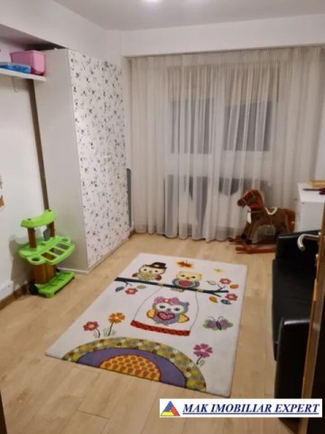 vandut-nu-colaboreaza-apartament-3-camere-cf-1-et-4-4-campulung-2