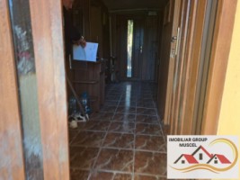 vanzare-casa-in-campulung-intr-o-zona-linistita-cu-vedere-panoramica-a-orasului-cu-teren-intravilan-de-5393-mp-la-pretul-de-60000-negociabil-de-euro-2
