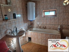 vanzare-casa-in-campulung-intr-o-zona-linistita-cu-vedere-panoramica-a-orasului-cu-teren-intravilan-de-5393-mp-la-pretul-de-60000-negociabil-de-euro-14