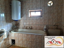 vanzare-casa-in-campulung-intr-o-zona-linistita-cu-vedere-panoramica-a-orasului-cu-teren-intravilan-de-5393-mp-la-pretul-de-60000-negociabil-de-euro-18