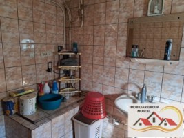 vanzare-casa-in-campulung-intr-o-zona-linistita-cu-vedere-panoramica-a-orasului-cu-teren-intravilan-de-5393-mp-la-pretul-de-60000-negociabil-de-euro-16