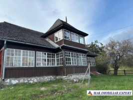 casa-de-vacanta-cu-7-camere-teren-1000-mp-de-vanzare-in-sirnea-zona-moieciu-ideala-pentru-relaxare