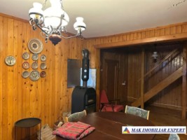 casa-de-vacanta-cu-7-camere-teren-1000-mp-de-vanzare-in-sirnea-zona-moieciu-ideala-pentru-relaxare-3