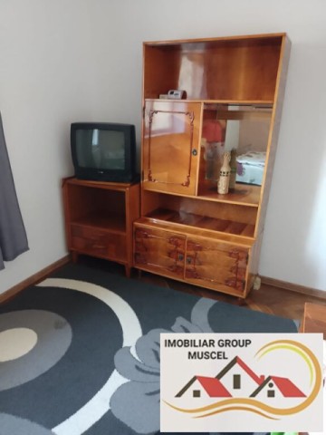 vanzare-apartament-cu-2camere-confort-1-decomandat-la-etaj-2-in-centrul-campulung-pret-65000-euro-negociabil-apartament-este-termoizolatii-10
