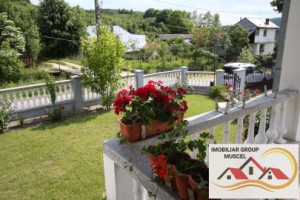 vanzare-vila-deosebita-asezata-intr-o-zona-linistita-cu-o-suprafata-de-teren-1192-mp-la-pretul-de-370000-euro-negociabil-9