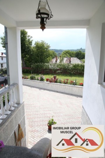 vanzare-vila-deosebita-asezata-intr-o-zona-linistita-cu-o-suprafata-de-teren-1192-mp-la-pretul-de-370000-euro-negociabil-7