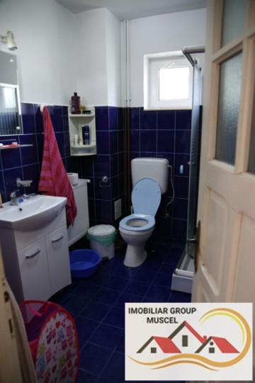 vanzare-vila-deosebita-asezata-intr-o-zona-linistita-cu-o-suprafata-de-teren-1192-mp-la-pretul-de-370000-euro-negociabil-16