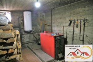 vanzare-vila-deosebita-asezata-intr-o-zona-linistita-cu-o-suprafata-de-teren-1192-mp-la-pretul-de-370000-euro-negociabil-26