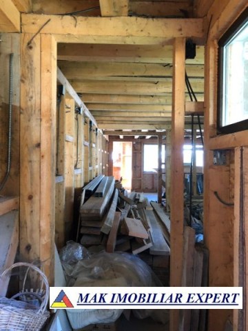 casa-la-rosu-5-camere-teren-200-mp-in-bradulet-arges-26