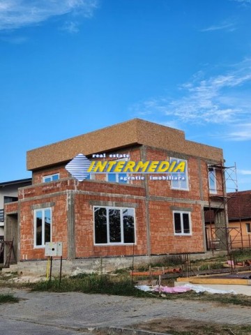 casa-noua-170-mp-utili-in-cetate-finisata-complet-9