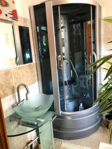 apartament-cu-trei-camere-la-casa-in-zona-centrul-vechi-1