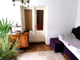 apartament-cu-trei-camere-la-casa-in-zona-centrul-vechi-3