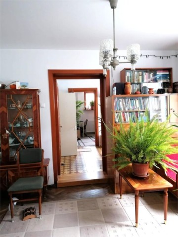 apartament-cu-trei-camere-la-casa-in-zona-centrul-vechi-4