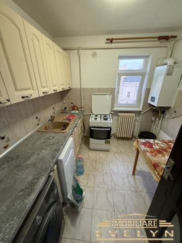 de-vanzare-apartament-2-camere-zona-centrala-pietonalul-unirii-2