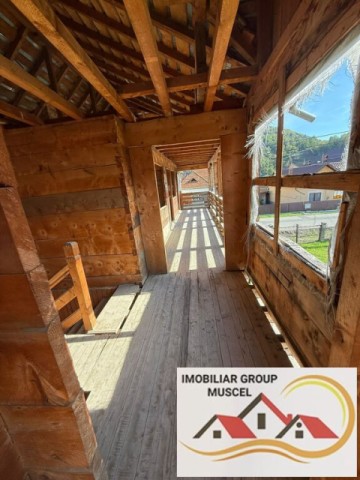 vanzare-vila-deosebita-asezata-intr-o-zona-linistita-cu-o-suprafata-de-teren-489-mp-in-rucar-la-pretul-de-54000-euro-negociabil-9