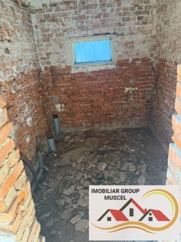 vanzare-vila-deosebita-asezata-intr-o-zona-linistita-cu-o-suprafata-de-teren-489-mp-in-rucar-la-pretul-de-54000-euro-negociabil-13