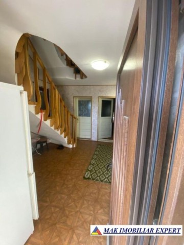 vand-vila-8-camere-teren-de-1000-mp-in-stalpeni-arges-6