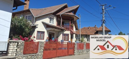 vanzare-vila-deosebita-cu-demisol-parter-etaj-cu-doua-terase-si-un-balcon-la-pretul-de-142000-euro-negociabil-in-campulung-2