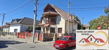 vanzare-vila-deosebita-cu-demisol-parter-etaj-cu-doua-terase-si-un-balcon-la-pretul-de-142000-euro-negociabil-in-campulung-1