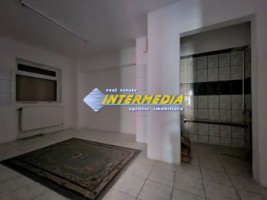 vanzare-spatiu-comercial-140-mp-patrati-in-cetate-bulevard-cu-vad-foarte-bun-3