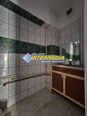 spatiu-comercial-de-inchiriat-140-mp-patrati-in-cetate-cu-vad-bun-3