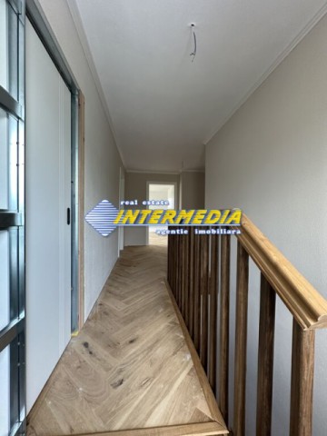 casa-noua-p1-cu-550-mp-teren-3-bai-4-dormitoare-garaj-finisata-interior-si-mobila-bucatarie-in-ighiu-31