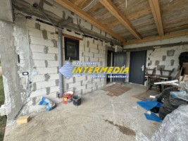 casa-noua-p1-cu-550-mp-teren-3-bai-4-dormitoare-garaj-finisata-interior-si-mobila-bucatarie-in-ighiu-35