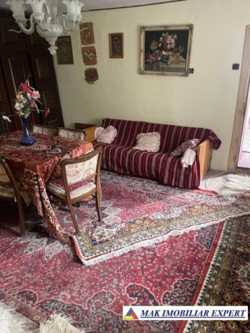 casa-stil-neoromanesc-7-cam-teren-1150-mp-in-godeni-arges-9