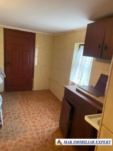 casa-stil-neoromanesc-7-cam-teren-1150-mp-in-godeni-arges-17