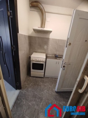 garsoniera-30-mp-zona-terezian-decomandata-10