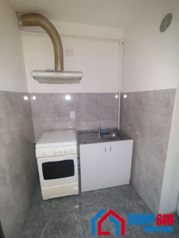 garsoniera-decomandata-suprafata-utila-28-mp-zona-terezian-4