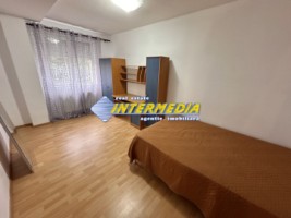 apartament-3-camere-84-mp-cu-garaj-finisat-mobilat-cetate-8