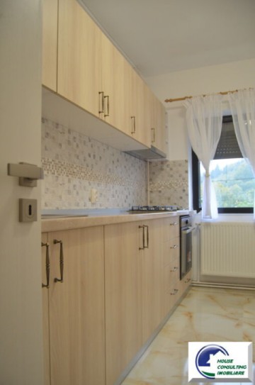 apartament-cu-trei-cameredoua-balcoanemobilat-si-utilat-9