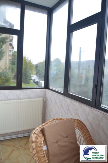 apartament-cu-trei-cameredoua-balcoanemobilat-si-utilat-15