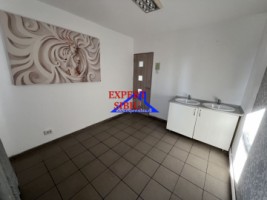 inchiriez-camera-pentru-cosmetica-manichiura-si-pedichurazona-vasile-aaron-3