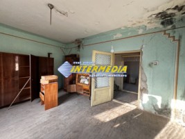 okazie-1242-mp-teren-intravilan-imprejmuit-la-asfalt-cu-toate-utilitatile-bransamente-casa-anexe-vechi-24