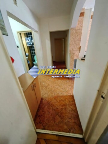 de-vanzare-apartament-3-camere-decomandat-etaj-1-cetate-zona-mercur-9