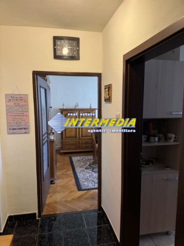 apartament-4-camere-cetate-2-bai-2-balcoane-si-pivnita-2