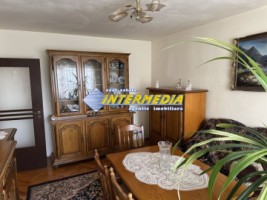 apartament-4-camere-cetate-2-bai-2-balcoane-si-pivnita-4