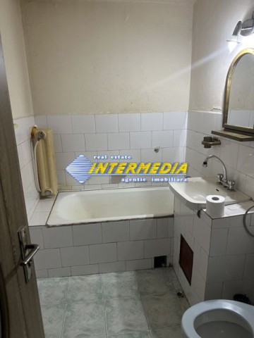 vand-apartament-situat-in-zona-cetate-piata-2-camere-6