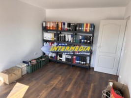 inchiriez-spatiu-comercial-birouri-300-mp-in-cetate-finisat-16