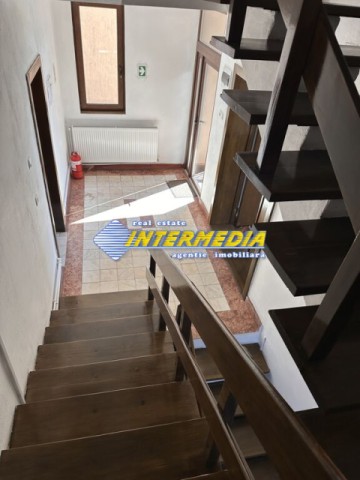 inchiriez-spatiu-comercial-birouri-300-mp-in-cetate-finisat-7