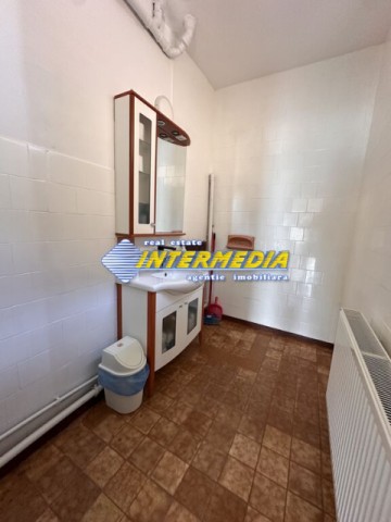 inchiriez-spatiu-comercial-birouri-300-mp-in-cetate-finisat-33