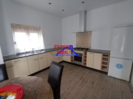 inchiriez-casa-individuala-4-camererenovatacu-garajzona-selimbar-4