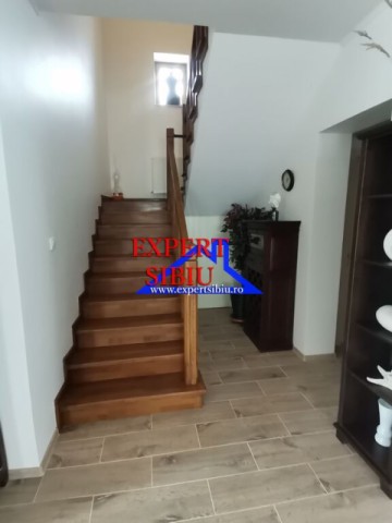 inchiriez-casa-individuala-4-camererenovatacu-garajzona-selimbar-6