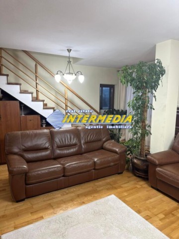 apartament-cu-3-camere-bloc-nou-scara-interioara-curte-parcari-si-garaj-15