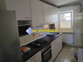 apartament-4-camere-decomandat-etaj-1-cetate-zona-bulevard